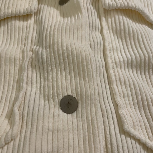 Black Tape Corduroy Shacket in cream - 3X - Picture 5 of 9